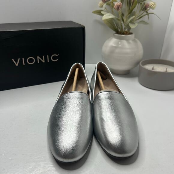 Vionic Willa II Leather Slip On Flat Silver Women's 7 M NWB Comfort Arch Support - Picture 2 of 10